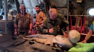 Evacúan a 31 niños de Gaza con sus familias para recibir tratamiento médico en Italia