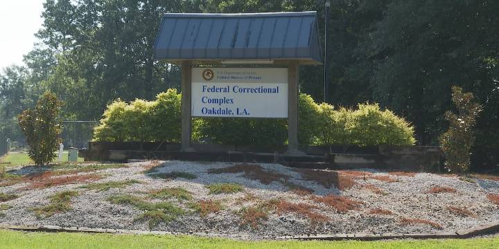 Federal prisoner still on the run after escaping from Oakdale prison camp