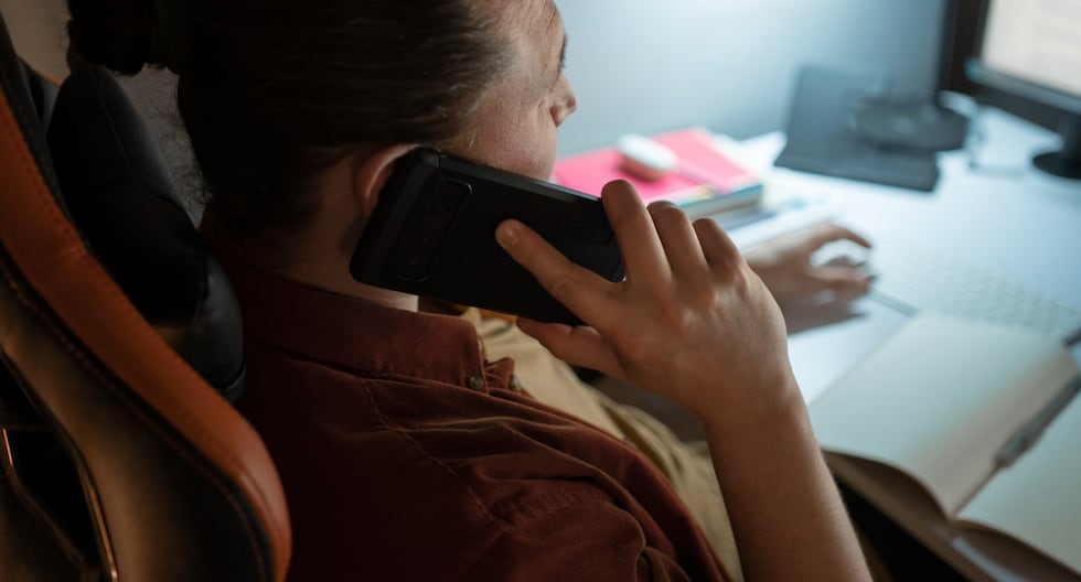 Las llamadas pueden espiarse de forma remota con las vibraciones que emite el teléfono móvil 