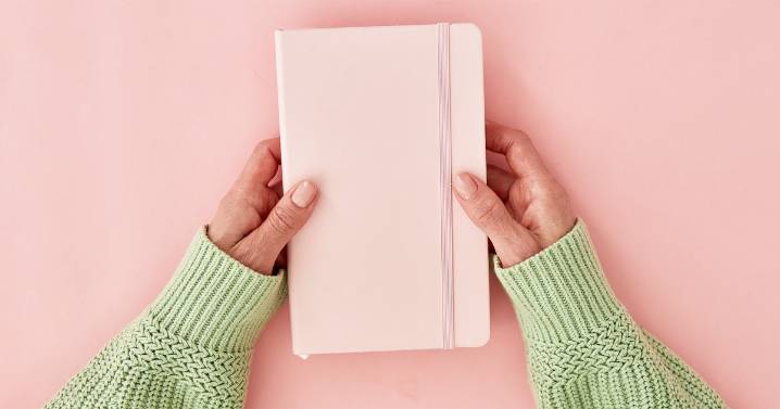 20 Gratitude Journaling Prompts From A Psychotherapist