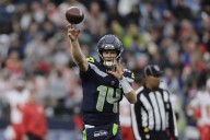 Sam Darnold impresses in preseason debut with Seattle Seahawks, win against Kansas City Chiefs
