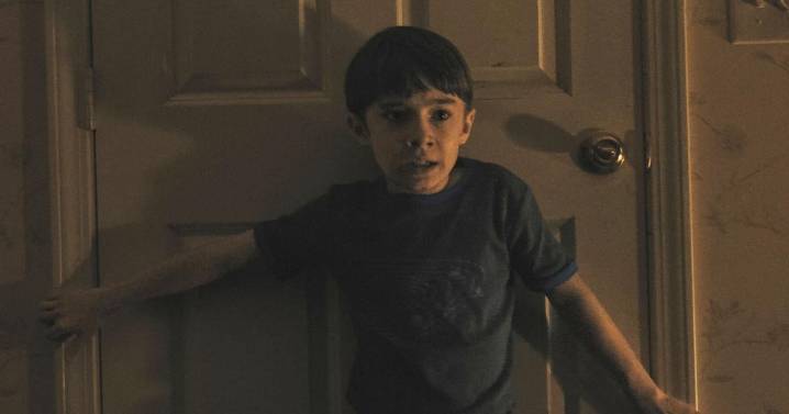 Review: Why did 17 kids vanish? Zach Cregger's 'Weapons' delves into the mystery