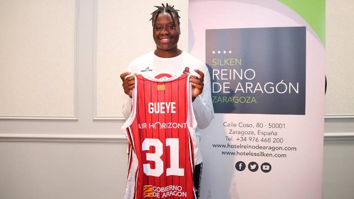 Aminata Gueye: física, alta y con fuerza en la cancha