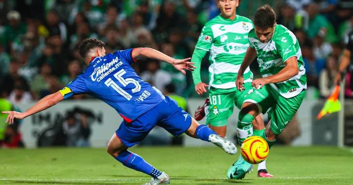 Golea Cruz Azul a Santos Laguna en vibrante duelo en el Estadio Ciudad de los Deportes