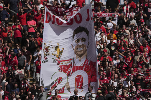 Homenaje al exdelantero del Liverpool Diogo Jota interrumpido en Wembley