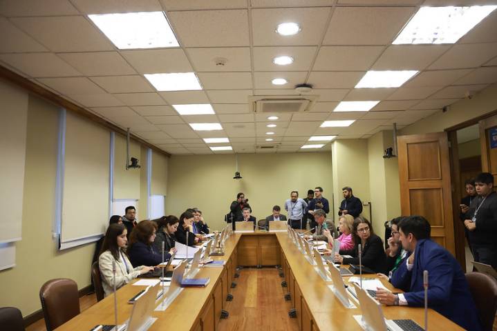 Proyecto de titularidad docente ingresa con suma urgencia en el Congreso: ¿qué propone?