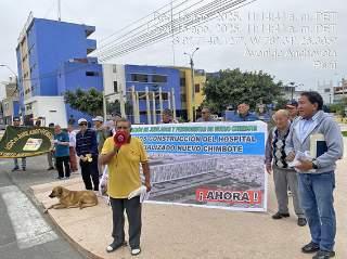 Jubilados hacen plantón y protestan para que Hospital Especializado de ESSALUD sea una relidad