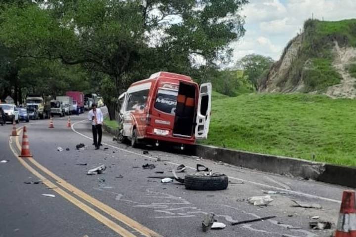Grave accidente en la troncal del Magdalena Medio dejó cuatro heridos en Santander