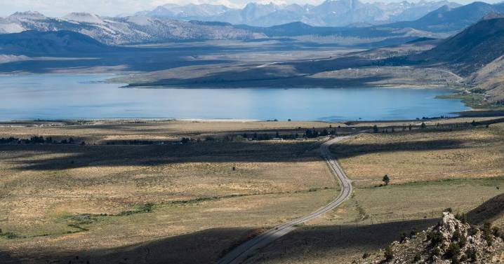 Letters to the Editor: Mono Lake should’ve been ‘saved’ decades ago. We need to make that a reality