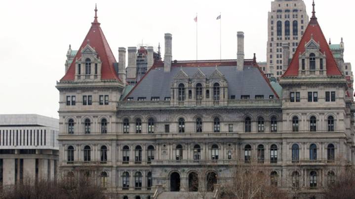 NY exploring options to redraw congressional map mid