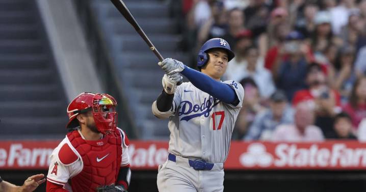 Shohei Ohtani homers in 3rd straight game, giving him 42 this year and starting a Dodgers rally
