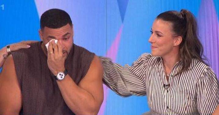 Leicestershire's Gladiators star Steel in tears as he reveals son 'passed away in my arms'
