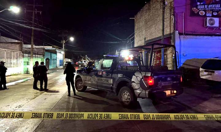 Atacan a balazos a bar en céntrica avenida de Cancún