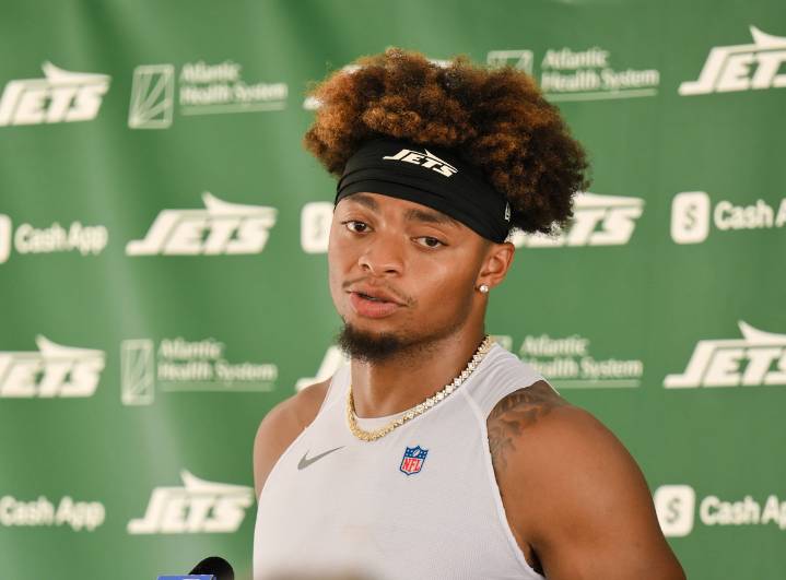 Garrett Wilson Makes Life Difficult for Justin Fields as Aaron Glenn’s Jets Work Out Veteran QBs