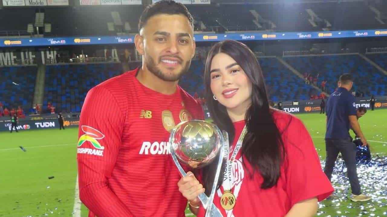 Familiares de Alexis Vega desatan bronca en el Estadio Olímpico