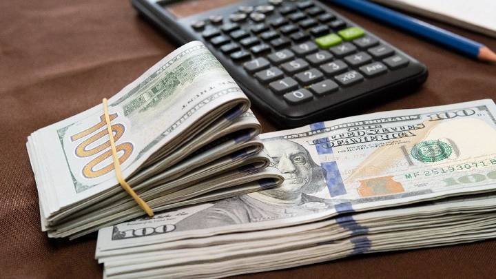 Con un blue estable, volvió a subir el dólar oficial y cerró a $1.315