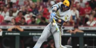 Yelich hits 2 HRs as MLB-best Brewers rally past Reds 10-8, tie club record with 13th straight win