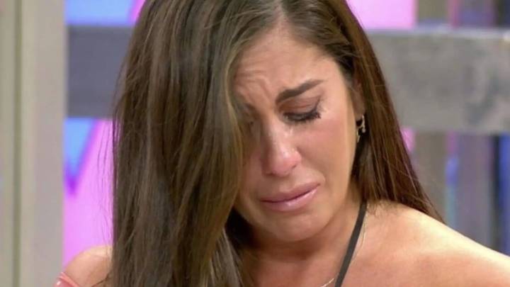 Anabel Pantoja, destrozada y a lágrima viva: "Una persona no puede morir por una torcedura de tobillo"