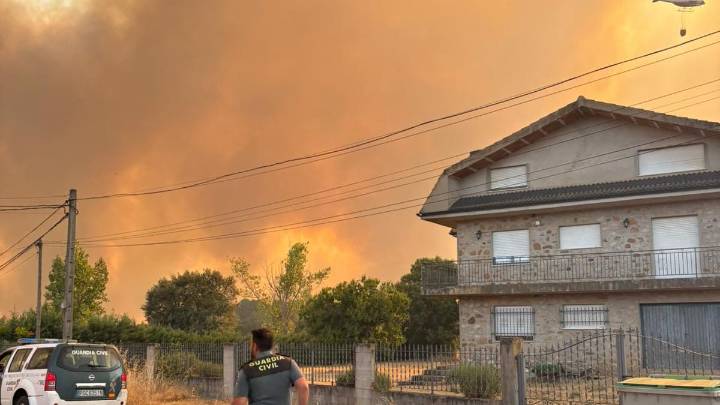 El incendio de Molezuelas de la Carballeda arrasa 3.500 hectáreas