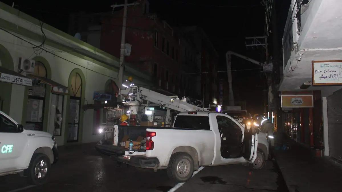 “Nos cortan la luz sin aviso previo”, CFE deja sin servicio a calles turísticas del centro de Tampico