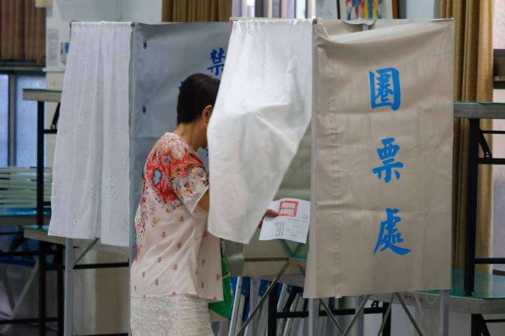 Los taiwaneses acuden a las urnas para decidir en referéndum el reinicio de una planta nuclear