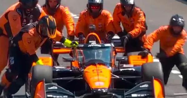 Pato O'Ward consigue la primera pole en óvalo de su carrera