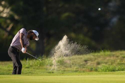Akshay Bhatia shoots career-best 62 to lead in Memphis. Scheffler is 5 back