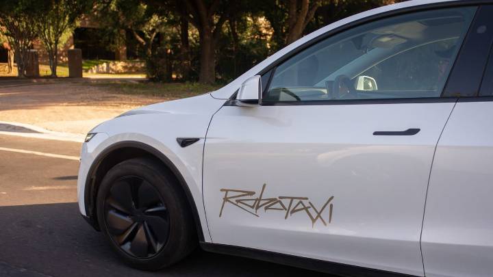 Elon Musk, Tesla sued by shareholders over safety risks of Robotaxis, self