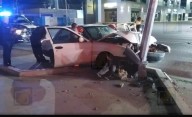 Choque contra poste en la colonia San Felipe deja dos heridos