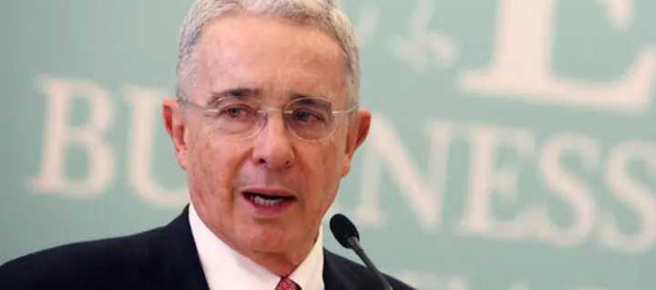 Revuelo político por decisión del Tribunal de Bogotá de ordenar libertad de Álvaro Uribe
