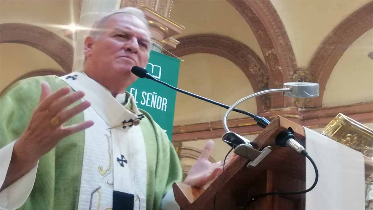 Llama arzobispo Pedro Vázquez a transformar la fe en acciones cotidianas