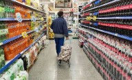 La dolarización avanza, los precios suben