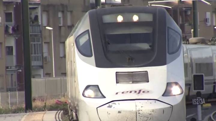 Cortada la línea ferroviaria entre Madrid y Extremadura a la altura de Toledo por un incendio