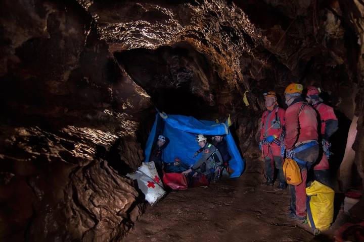 Buscan desesperadamente a un hombre desaparecido en la Cueva de los Chorros, en Albacete