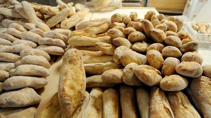 Despedida una repartidora de pan de Vigo por no revelar a sus nuevos jefes su ruta mientras reclamaba impagos