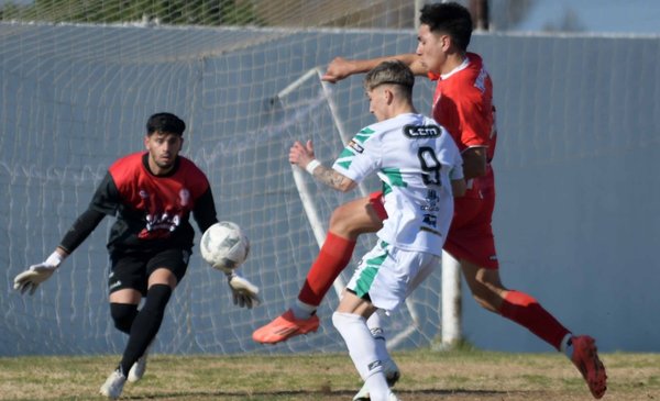 Una historia de superación: se fracturó las dos manos, estuvo un año sin atajar y hoy es el 1 de Huracán