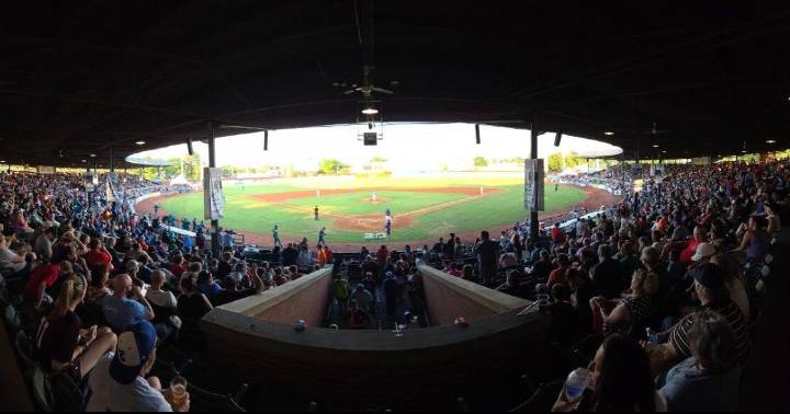 Evansville Otters prepare to host final home game of the season tonight