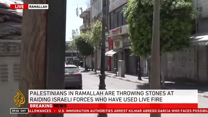 Palestinians injured as Israeli forces raid Ramallah