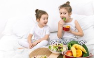 Prácticos y sencillos. Un experto dio a conocer tres consejos para comer saludable y no irse a los extremos: “Evitar decisiones impulsivas”