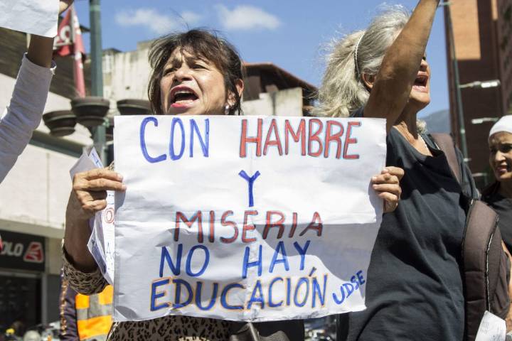 Montos de prestaciones sociales a jubilados del ministerio de educación no llegan a 400 dólares
