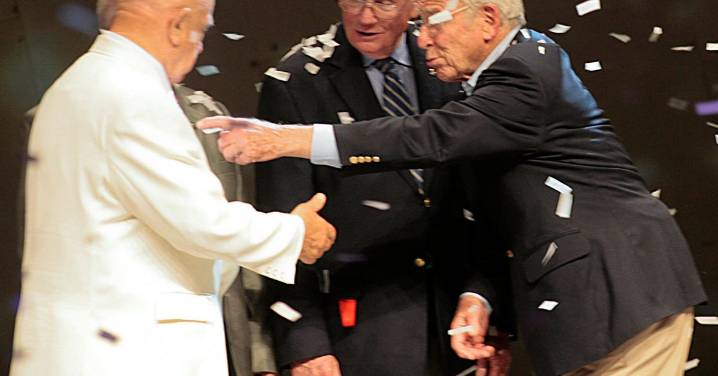 Fallece a los 97 años el astronauta Jim Lovell, origen de “Houston, tenemos un problema” 