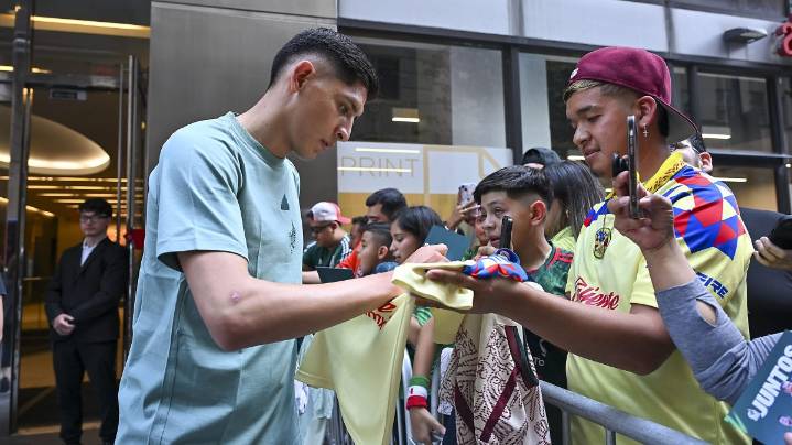 Edson Álvarez utilizará el número 11 en el Fenerbahce de Turquía