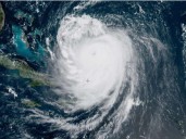 El huracán Erin subió a categoría 4 y hay alerta en la costa este de Estados Unidos: cuál es su trayectoria este lunes 18 de agosto