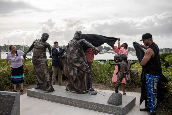 Historic memorial unveiled on harborfront