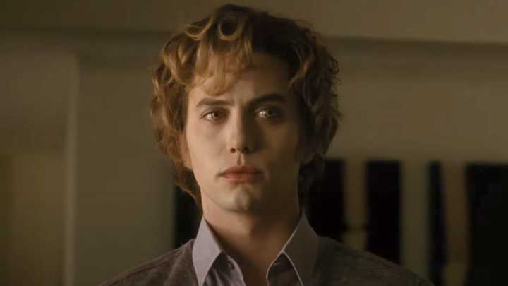 Jackson Rathbone Just Revealed Why His Hair Looked Insane In Twilight: New Moon, And M. Night Shyamalan Was Involved