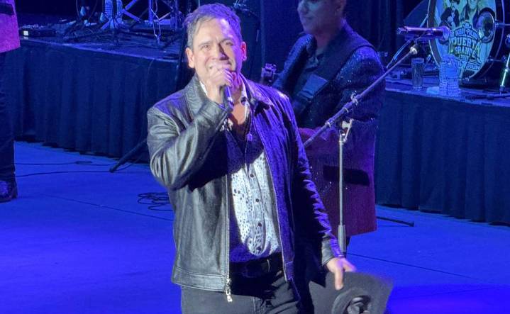 Se retira por la “Puerta Grande”; así se vivió la última desvelada con Bobby Pulido en CDMX