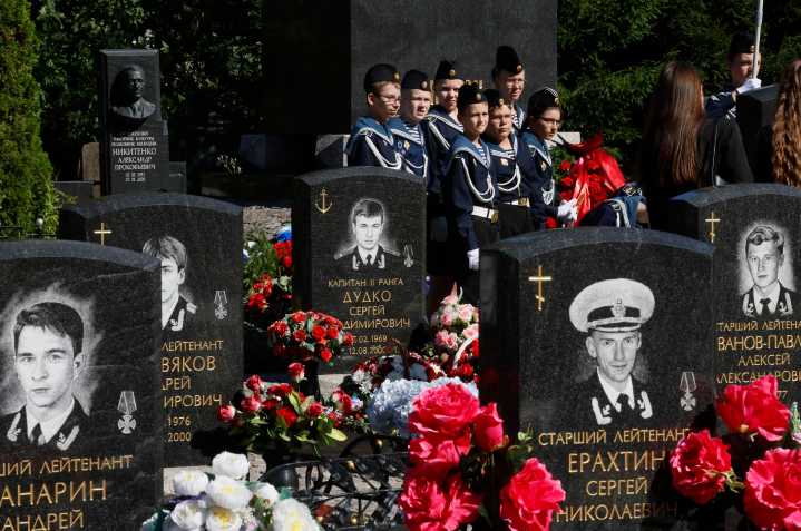 Rusia conmemora el 25 aniversario de la tragedia del Kursk ignorado por el Kremlin