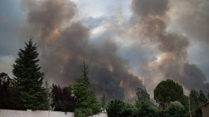 Sánchez avisa de que la noche "será complicada" por los incendios