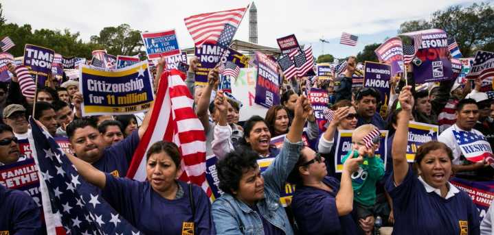Unos 14 millones de inmigrantes viven sin estatus permanente