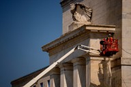 Fed minutes: Most officials worried about inflation moving higher